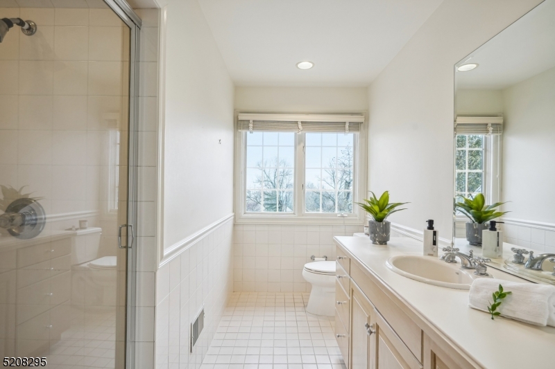 OLD SHORT HILLS - Residential