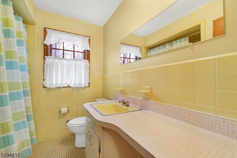 Bridgewater Twp., New Jersey 08836, United States, 5 Bedrooms Bedrooms, ,4 BathroomsBathrooms,Residential,Active,236297