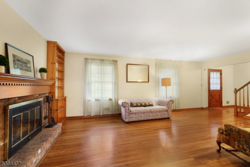 Bridgewater Twp., New Jersey 08836, United States, 5 Bedrooms Bedrooms, ,4 BathroomsBathrooms,Residential,Active,236297