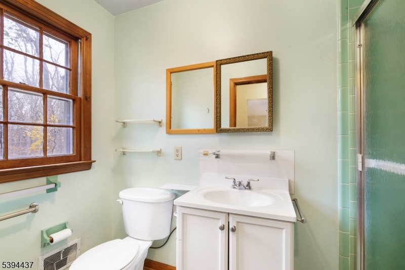 Bridgewater Twp., New Jersey 08836, United States, 5 Bedrooms Bedrooms, ,4 BathroomsBathrooms,Residential,Active,236297