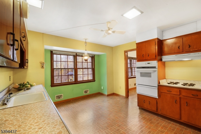 Bridgewater Twp., New Jersey 08836, United States, 5 Bedrooms Bedrooms, ,4 BathroomsBathrooms,Residential,Active,236297