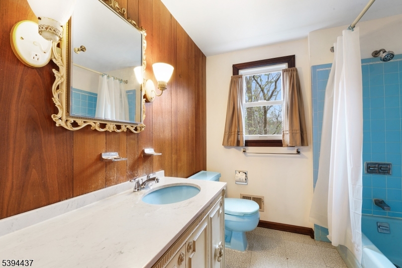 Bridgewater Twp., New Jersey 08836, United States, 5 Bedrooms Bedrooms, ,4 BathroomsBathrooms,Residential,Active,236297