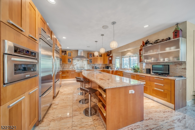 BEL-AIR-WOODS. - Residential