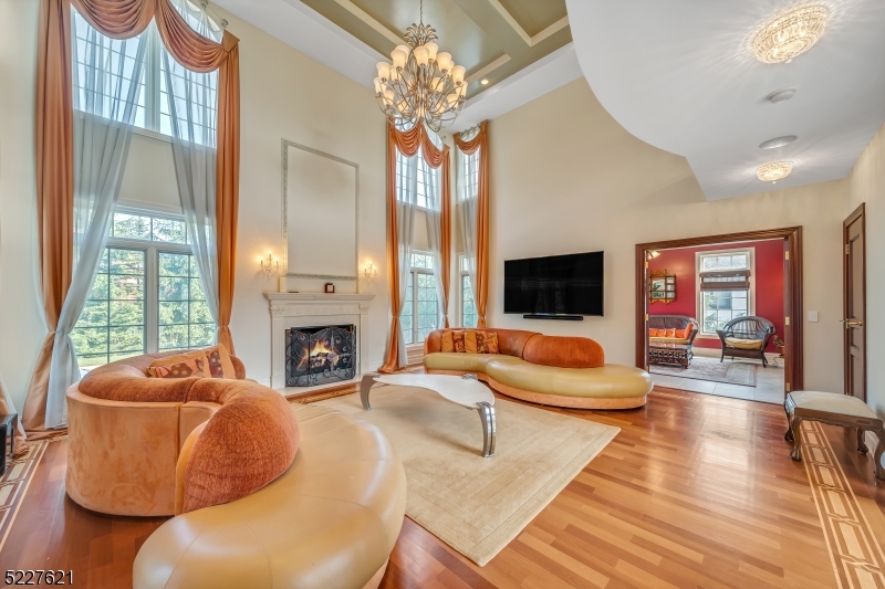 BEL-AIR-WOODS. - Residential