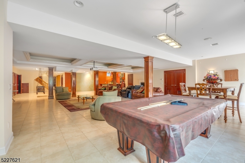 BEL-AIR-WOODS. - Residential