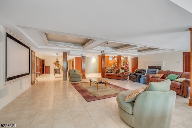 BEL-AIR-WOODS. - Residential