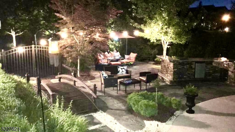 BEL-AIR-WOODS. - Residential