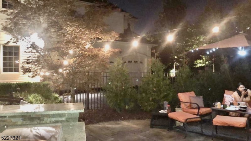 BEL-AIR-WOODS. - Residential