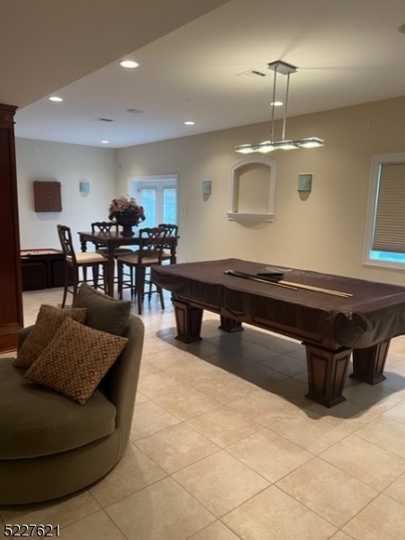 BEL-AIR-WOODS. - Residential