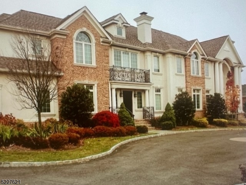 BEL-AIR-WOODS. - Residential