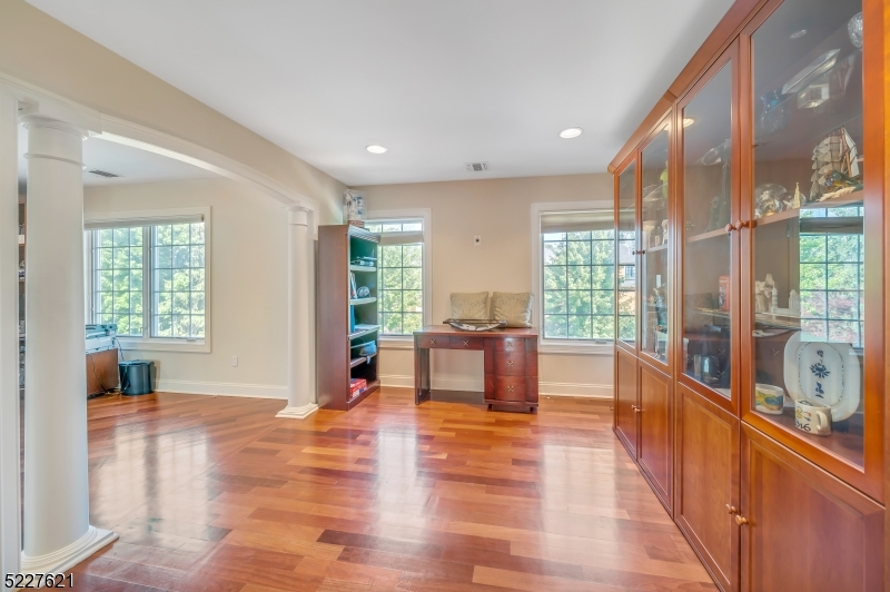 BEL-AIR-WOODS. - Residential