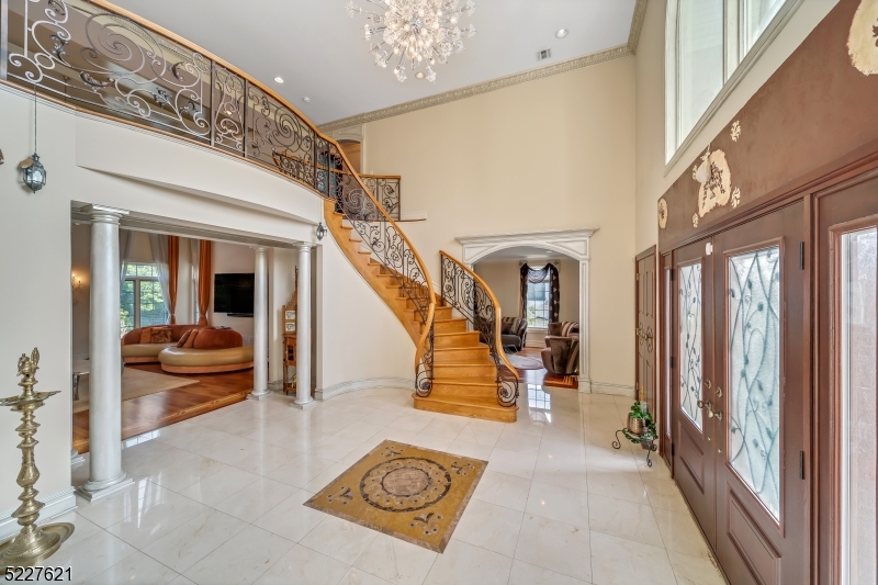 BEL-AIR-WOODS. - Residential