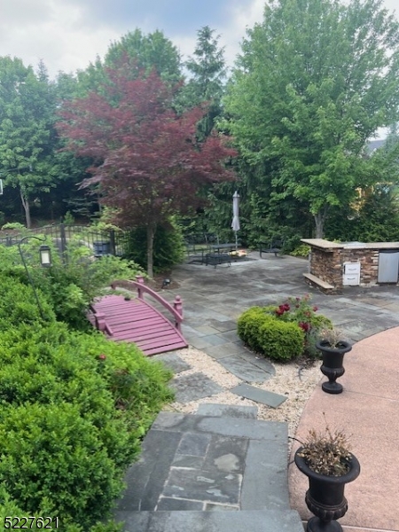 BEL-AIR-WOODS. - Residential