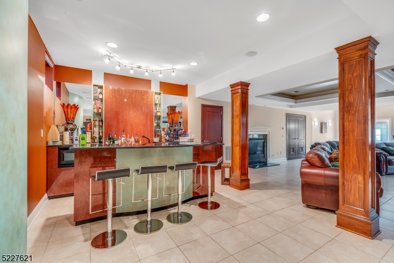 BEL-AIR-WOODS. - Residential