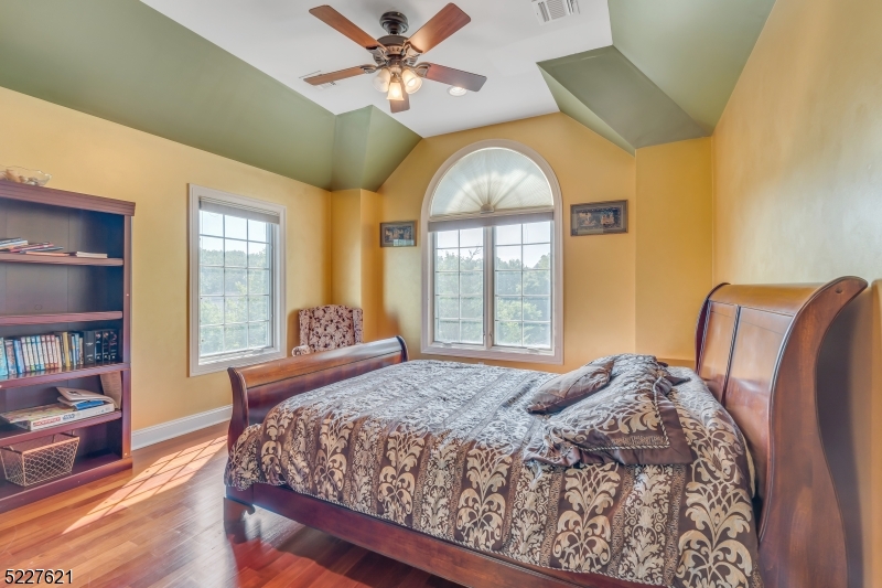 BEL-AIR-WOODS. - Residential