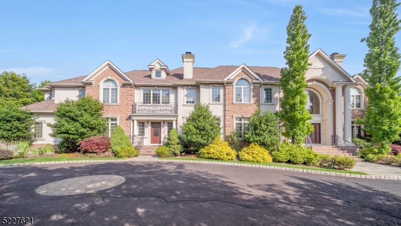 BEL-AIR-WOODS. - Residential