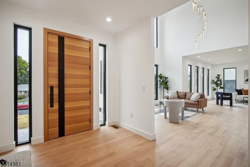 6 Deerfield Rd