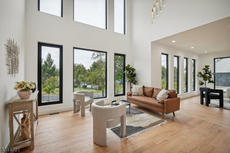 6 Deerfield Rd