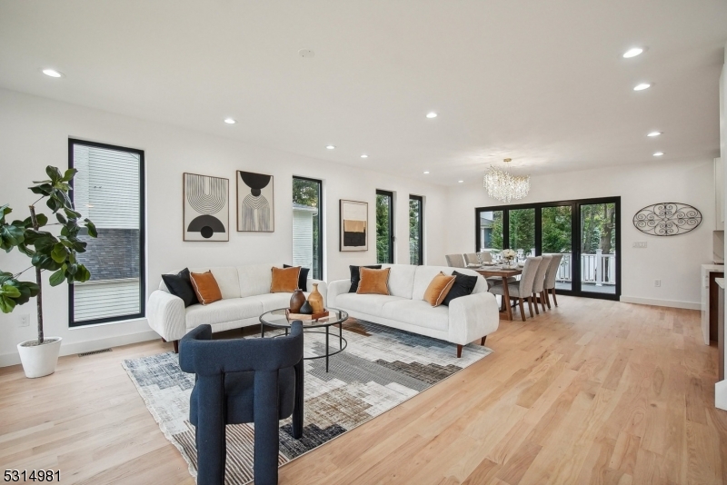 6 Deerfield Rd