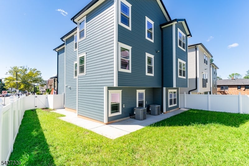 301 Chilton St - Photo 3