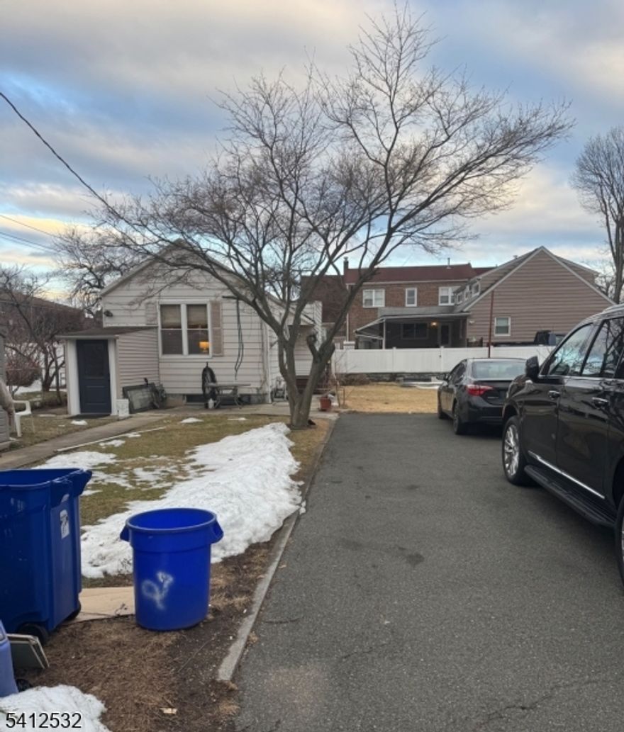 Double Lot Property in unique area!Empty lot to build your own property!Good size bedroom with large living room and kitchen.Full finished basement with large living space and bathroom.Come see the high opportunity house.