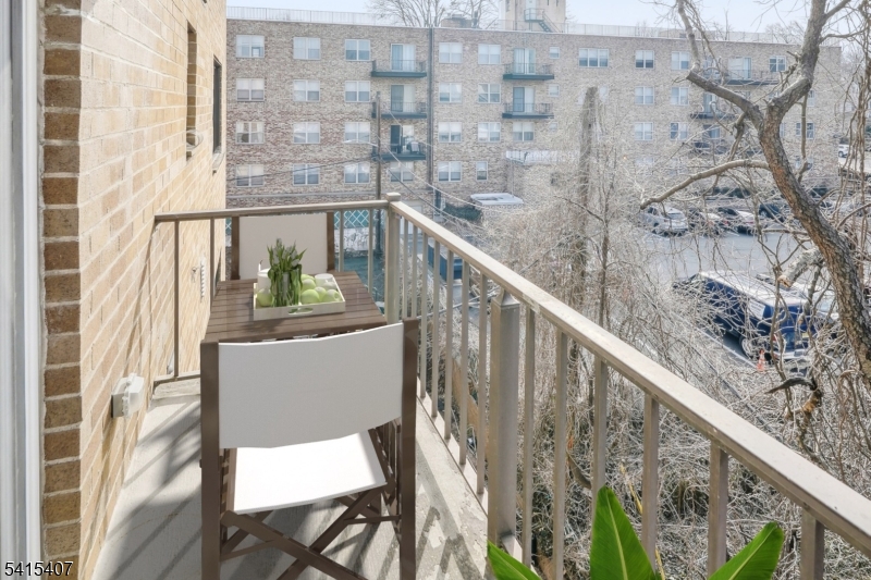 BOOTHWYN HOUSE - Residential