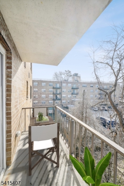 BOOTHWYN HOUSE - Residential