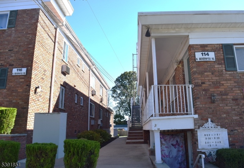 Manor II - Residential Lease