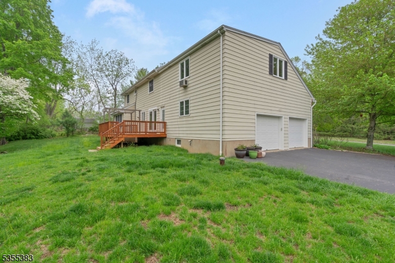 31 Charlotte Dr