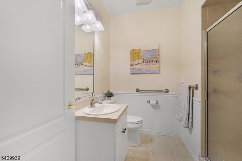 Mountain Ridge Tower - Residential