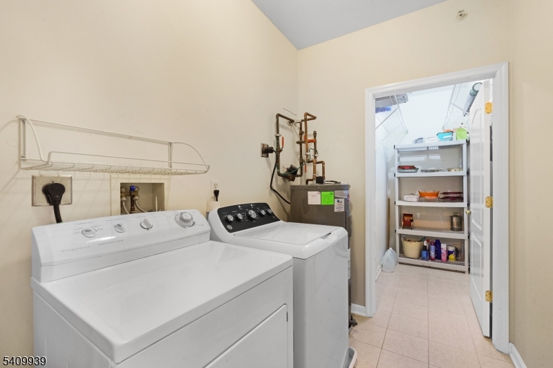 Mountain Ridge Tower - Residential