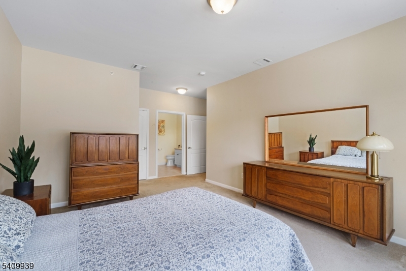 Mountain Ridge Tower - Residential