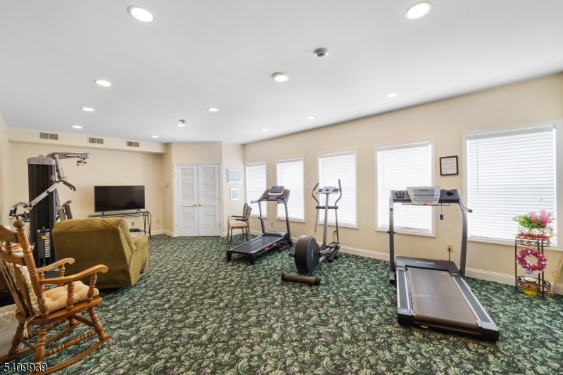 Mountain Ridge Tower - Residential