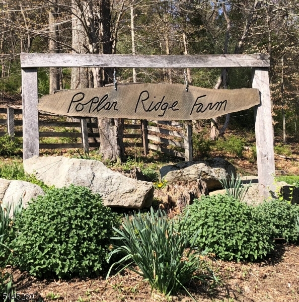 POTTERSVILLE - Residential