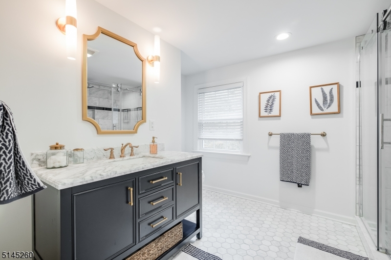 POTTERSVILLE - Residential