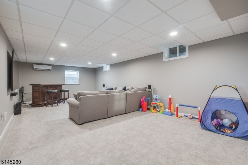 POTTERSVILLE - Residential