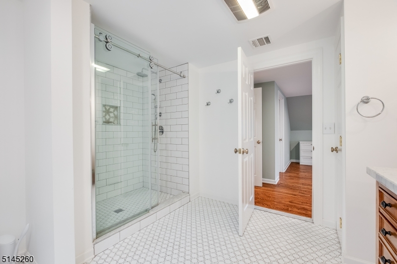 POTTERSVILLE - Residential