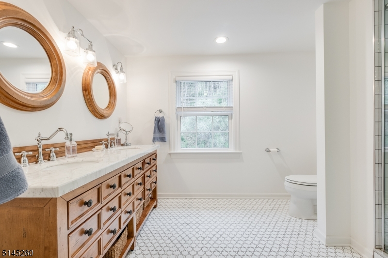 POTTERSVILLE - Residential