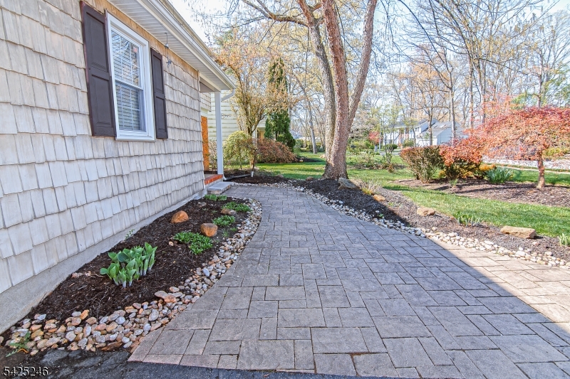 Colonial Oaks - Residential