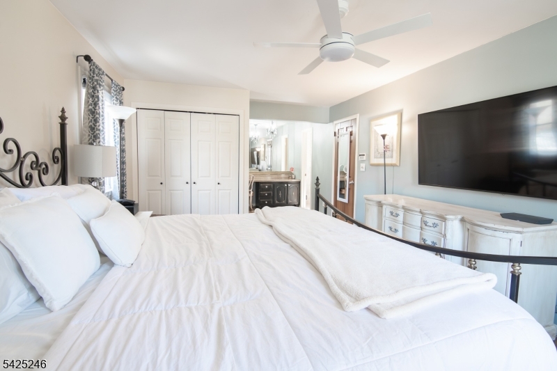 Colonial Oaks - Residential