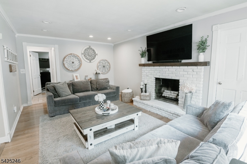 Colonial Oaks - Residential