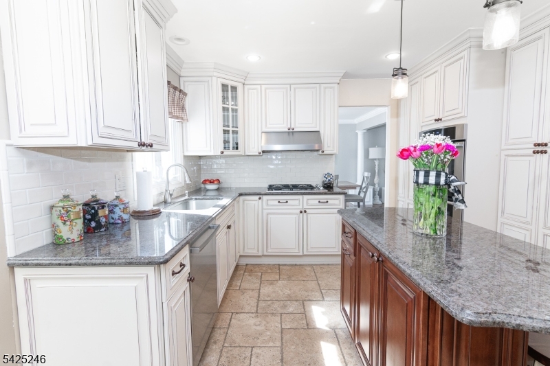 Colonial Oaks - Residential