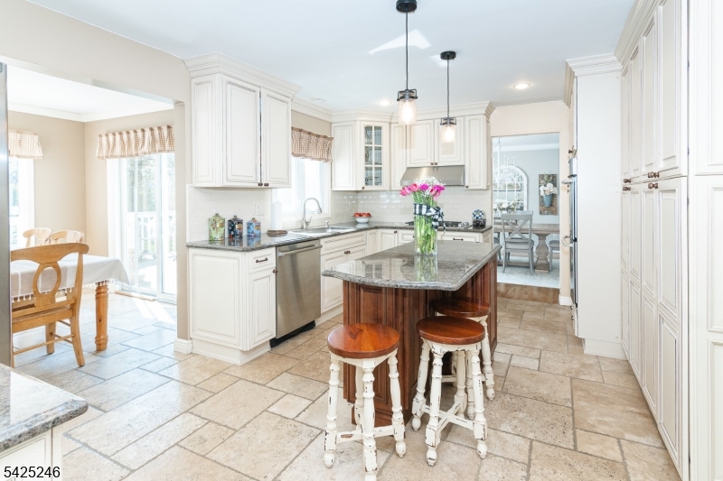 Colonial Oaks - Residential