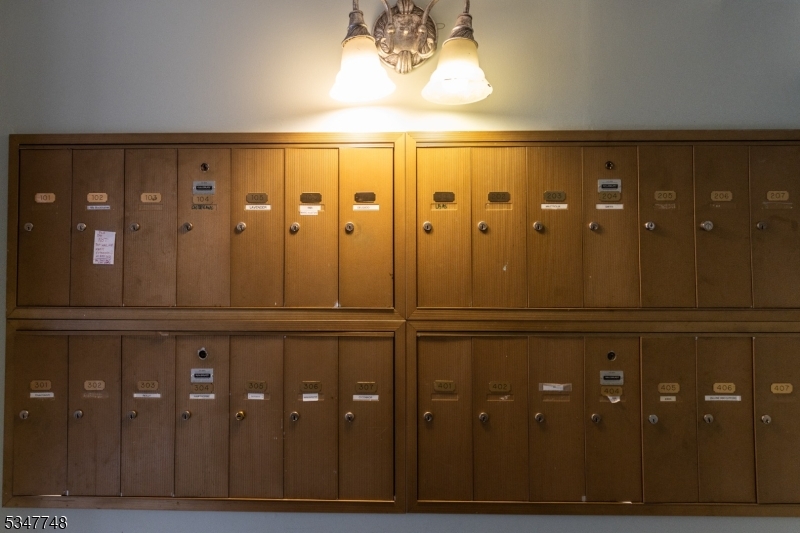 Montclair Twp., New Jersey 07042, United States, 2 Bedrooms Bedrooms, ,1 BathroomBathrooms,Residential,Active,99728