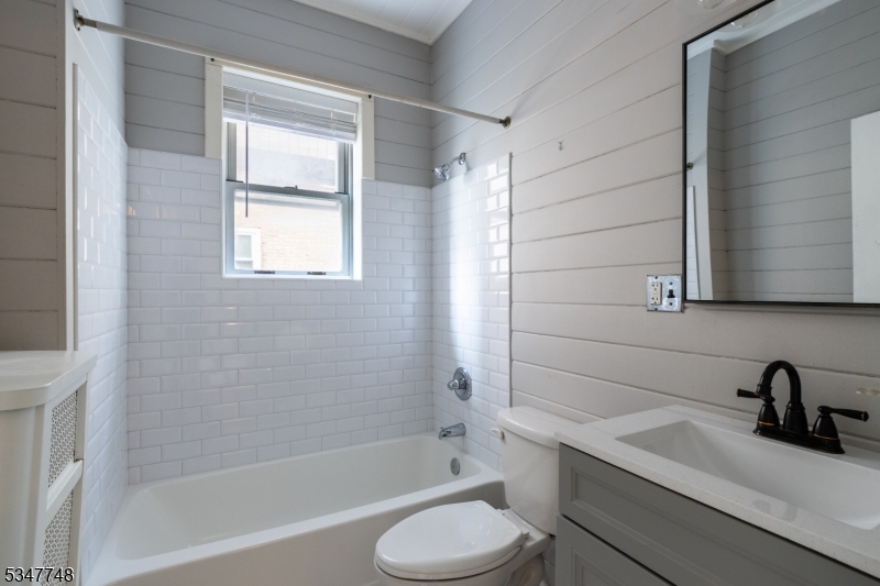 Montclair Twp., New Jersey 07042, United States, 2 Bedrooms Bedrooms, ,1 BathroomBathrooms,Residential,Active,99728