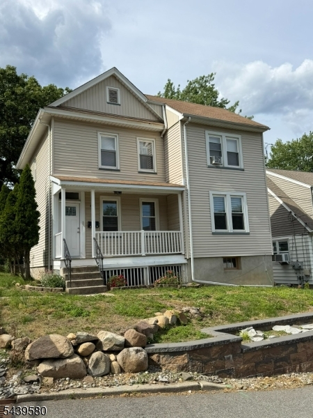 Photo 1 of 17 — 41 Outlook Ave, Hawthorne Boro, NJ 07506