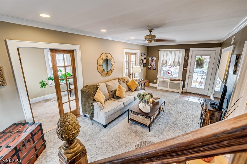 Dunellen Boro, New Jersey 08812, United States, 3 Bedrooms Bedrooms, ,2 BathroomsBathrooms,Residential,Active,241915