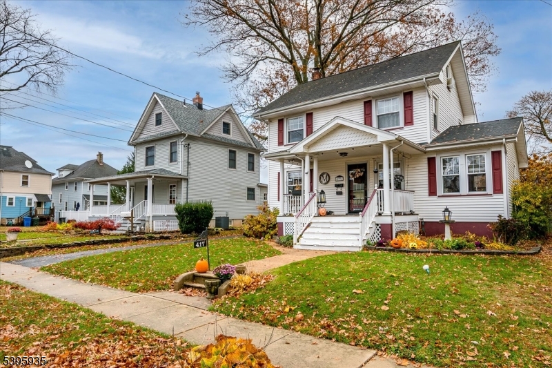 Dunellen Boro, New Jersey 08812, United States, 3 Bedrooms Bedrooms, ,2 BathroomsBathrooms,Residential,Active,241915