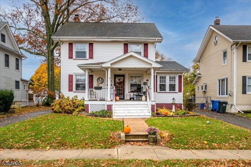 Dunellen Boro, New Jersey 08812, United States, 3 Bedrooms Bedrooms, ,2 BathroomsBathrooms,Residential,Active,241915