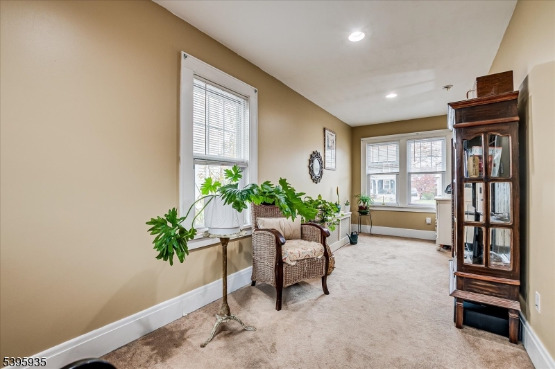 Dunellen Boro, New Jersey 08812, United States, 3 Bedrooms Bedrooms, ,2 BathroomsBathrooms,Residential,Active,241915